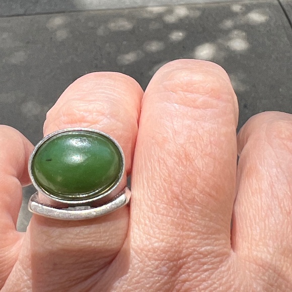 VINTAGE MODERNIST DESIGN JADE NEPHRITE CABOCHON RING 925 STERLING SILVER UNIQUE - Picture 8 of 16